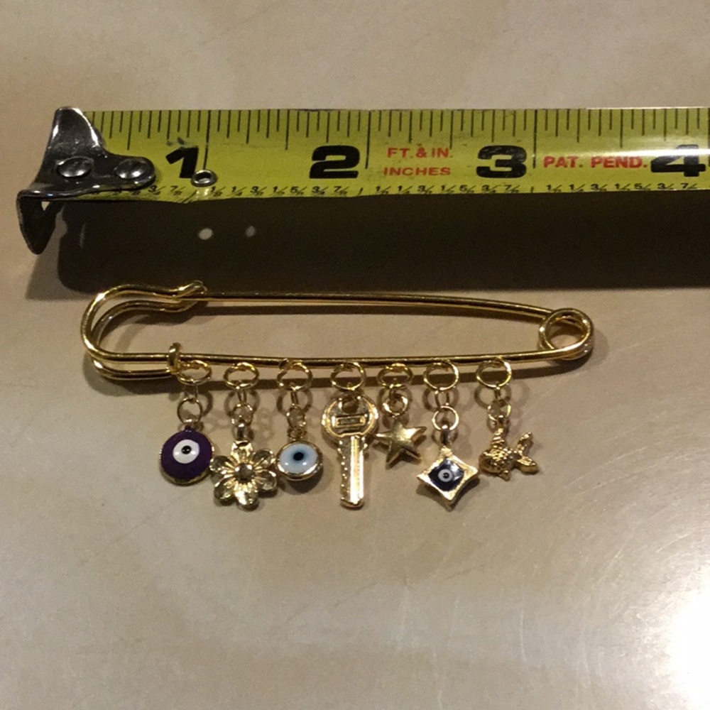 7 Charm Baby  pin